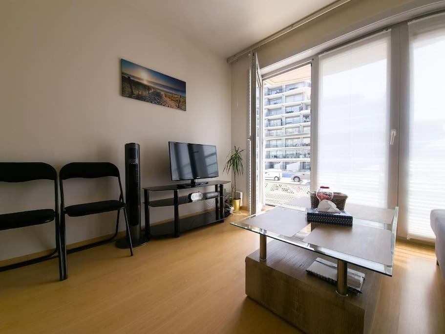 Cozy Studio With Pool Close To The Sea Oostende Exterior foto