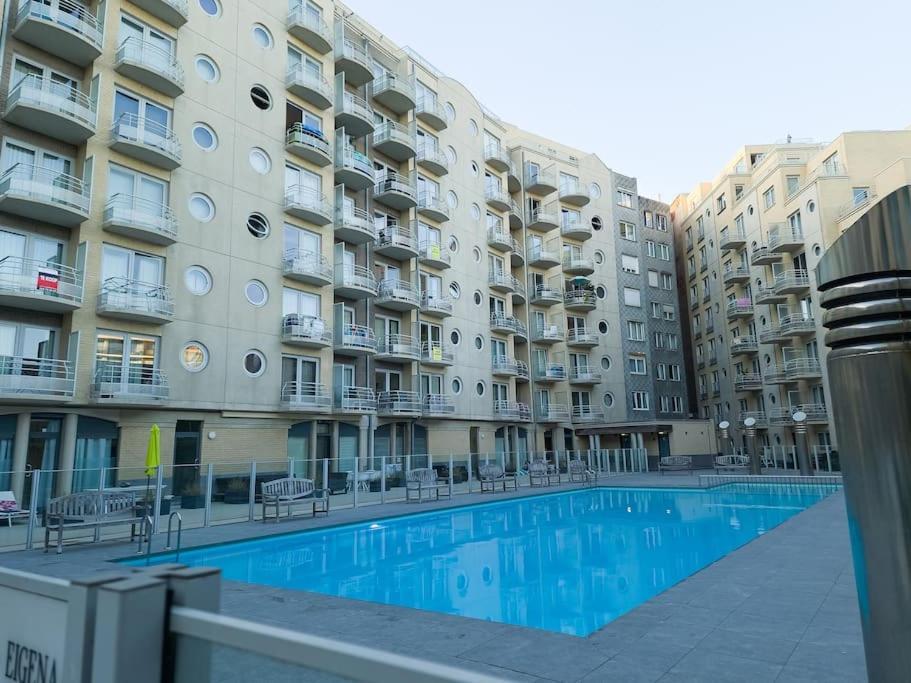 Cozy Studio With Pool Close To The Sea Oostende Exterior foto